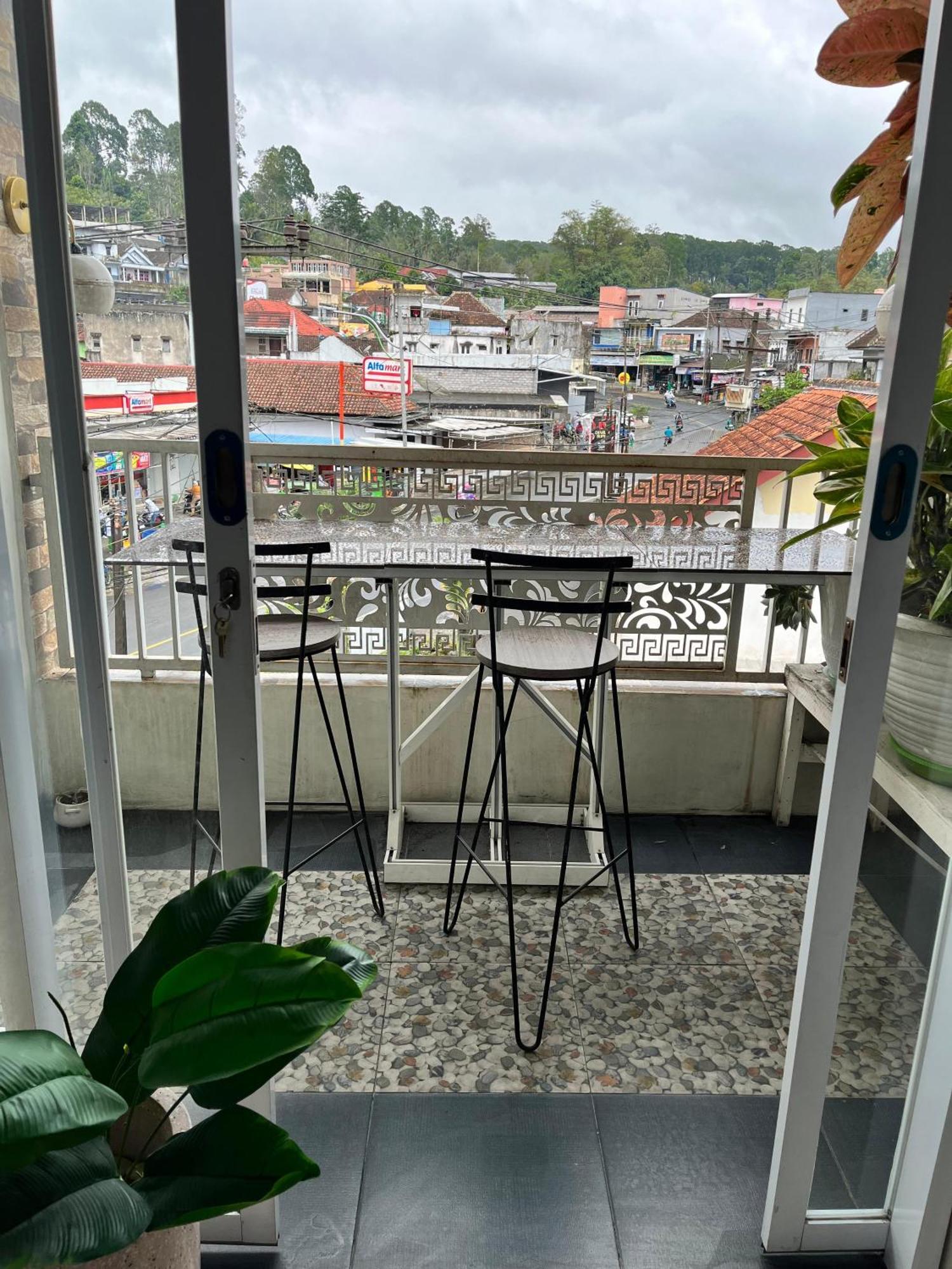 Java Hostel Tumpak Sewu Sidomukti Extérieur photo