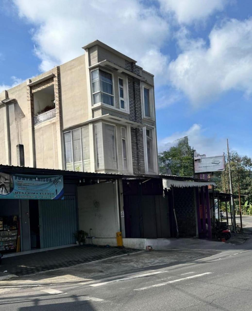 Java Hostel Tumpak Sewu Sidomukti Extérieur photo